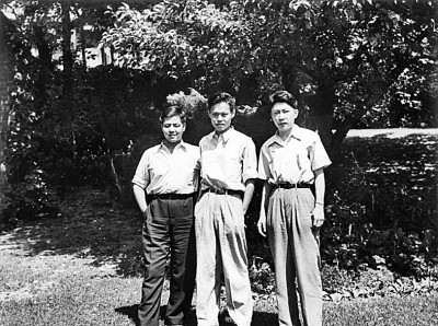舍我其誰(shuí)報(bào)國(guó)志，碧血丹心愛(ài)國(guó)情